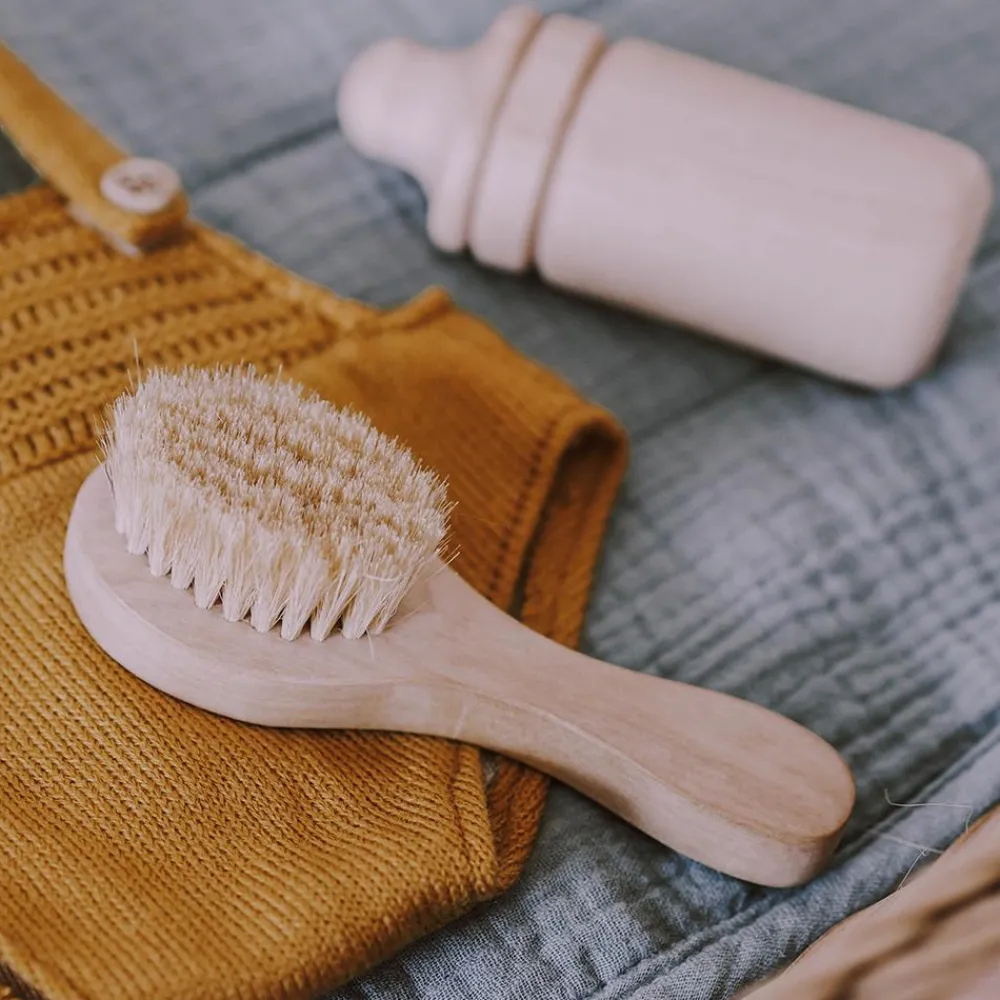 Olli Ella Indoor Play|Doll Accessories|Dinkum Dolls Pinewood Brush
