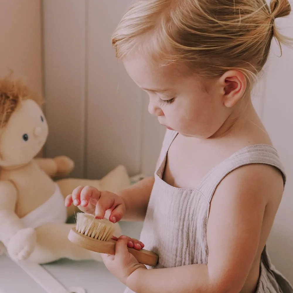 Olli Ella Indoor Play|Doll Accessories|Dinkum Dolls Pinewood Brush
